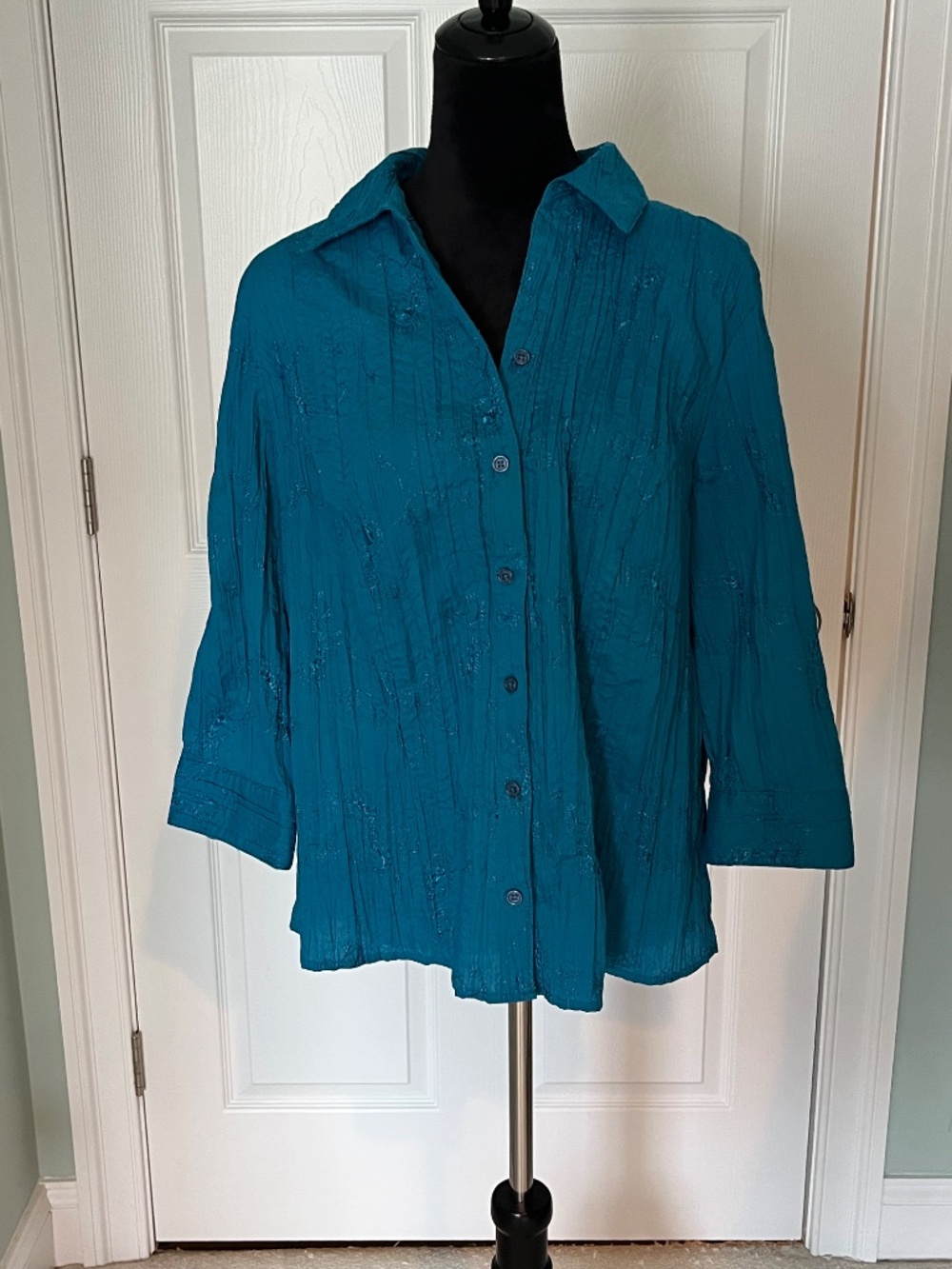 CJ Banks Bright Teal 3/4 Sleeve Shimmer Button Front Blouse 1X - Picture 2 of 11